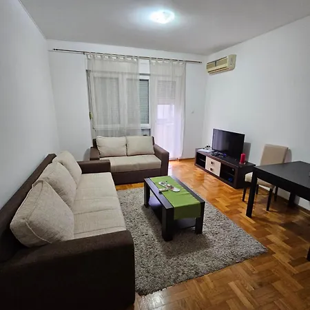 Stan Svetozara Markovica 5a