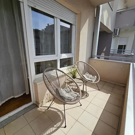 Stan Svetozara Markovica 5a * Banja Luka